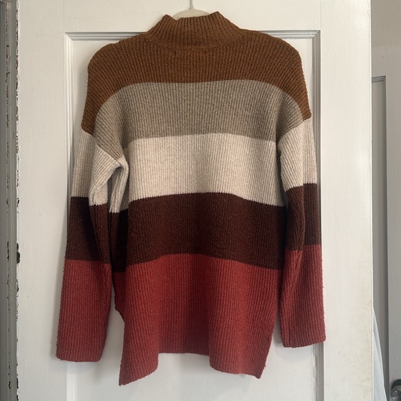 Olive & Oak Turtle Neck Multicolored Women’s Sweater Size: Small - Picture 2 of 2